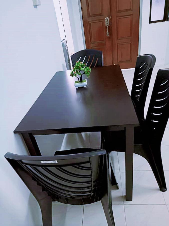 Jo-Rumah 3 Bedroom Apartment Jelutong Georgetown Penang Free Wifi Bagian luar foto